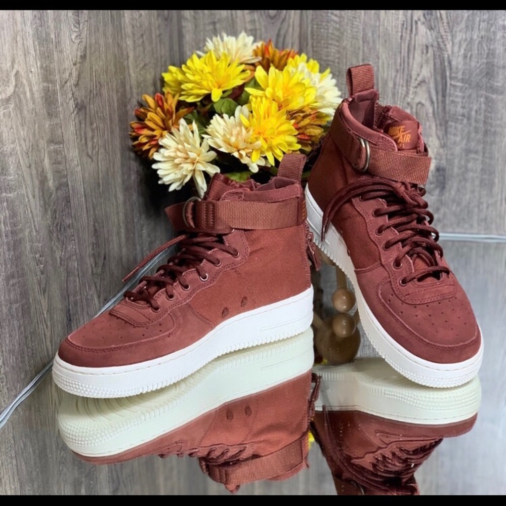 Nike Air Force mids